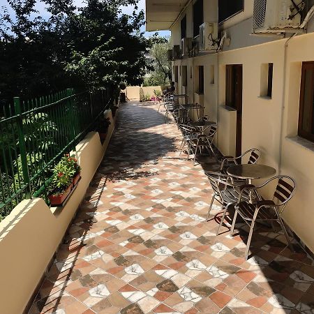 Flutura Apartments Vlorë Exteriör bild