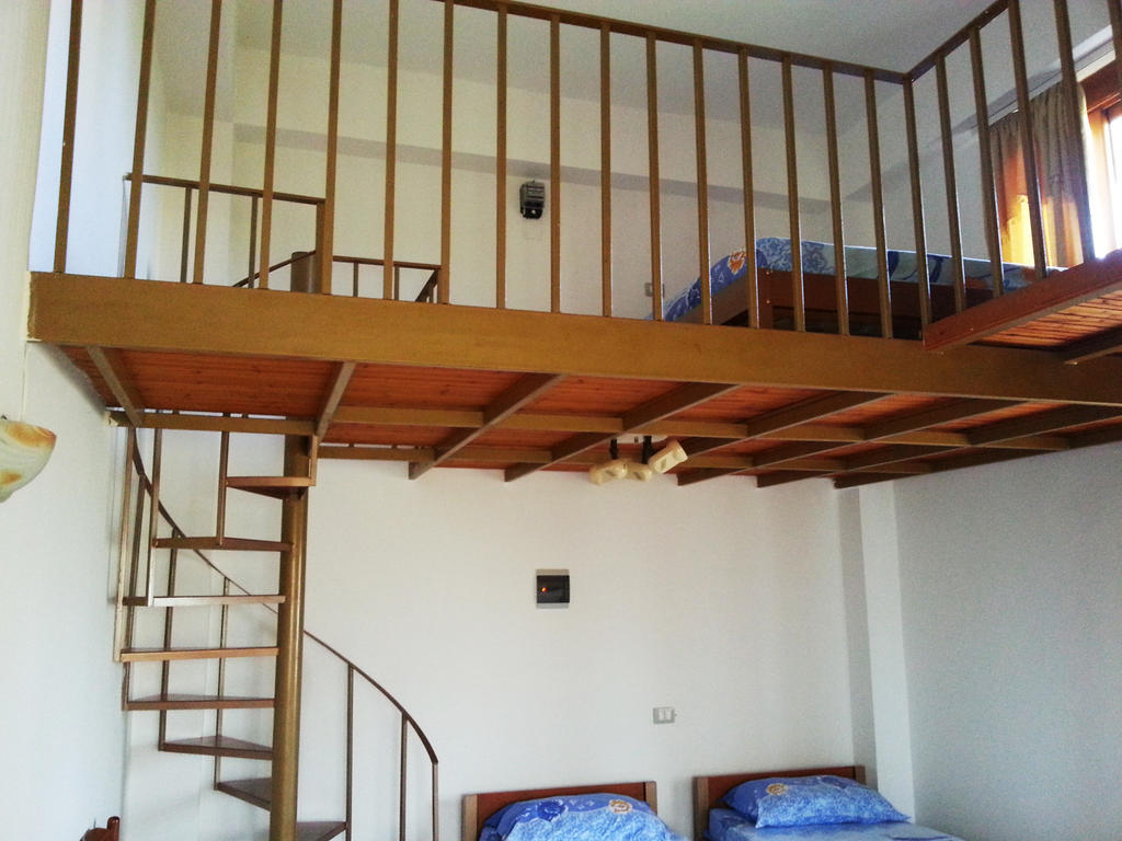 Flutura Apartments Vlorë Rum bild