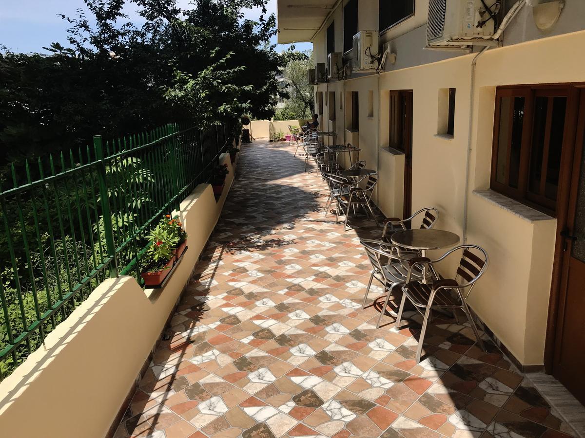 Flutura Apartments Vlorë Exteriör bild